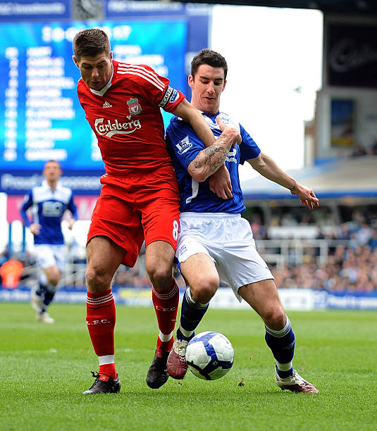 漫不经心的 漫不经心的